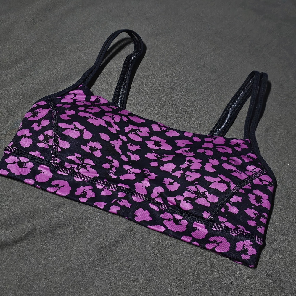 🧡Lululemon Straight Up Bra Mini Cherry Cheetah Print Size 2 - Picture 3 of 7